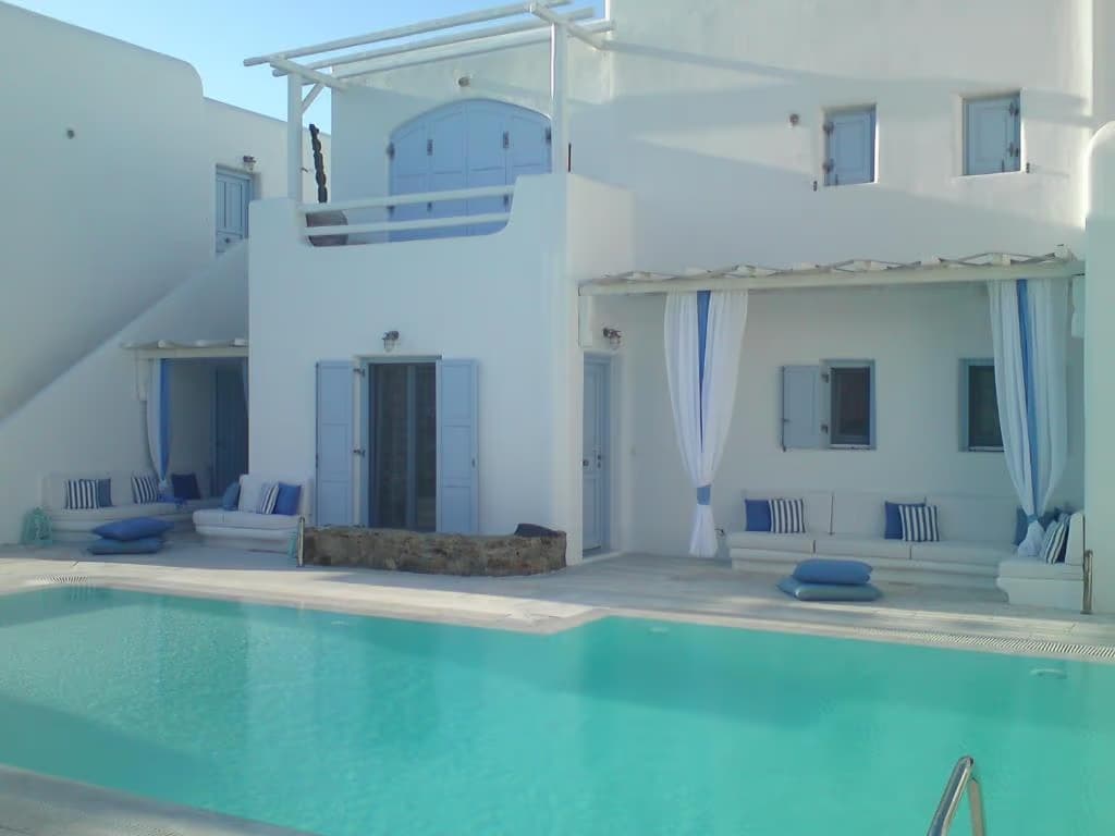 Dionis House
