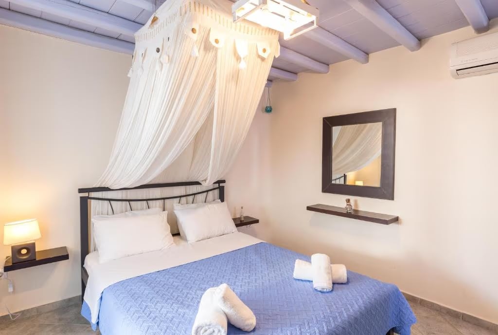 Dionis House 5
