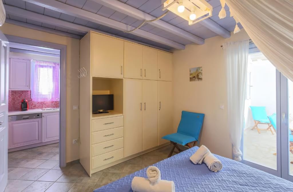 Dionis House 6
